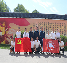 为弘扬我党我军“拥政爱民，拥军优属”的光荣传统，值此建军节之际，江苏安博电竞集团党支部、工会委员会“易·基金”成员于8月2日前往常州市某海军部队，将爱军之情、拥军之意献给海军航空兵的指战员们。 